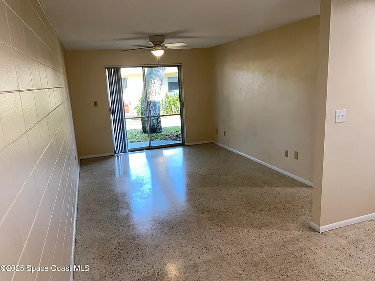 1558 Guava Ave #B — Photo 7