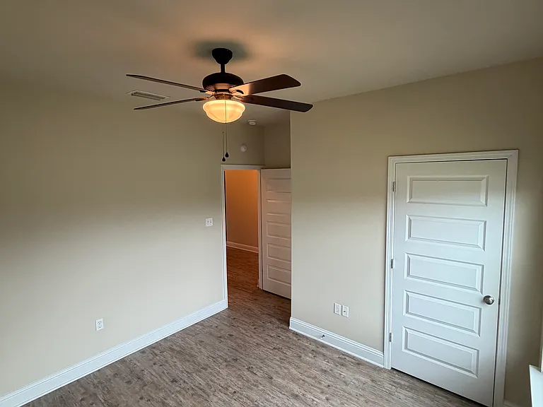 109 Clear Springs Cir — Photo 5