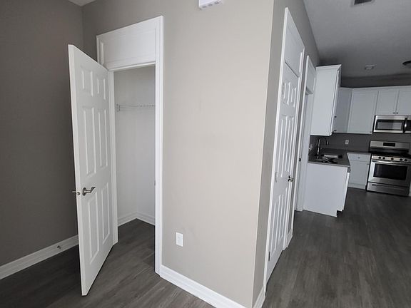 5th image of 5038 Homestretch Dr