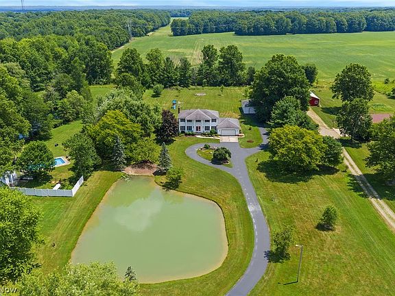 2nd image of 2815 Vandemark Rd