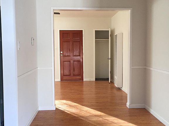 5th image of 1116 N Griffith Park Dr