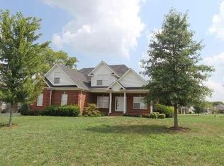 756 Hunters Pointe Ct, Bowling Green, KY 42104