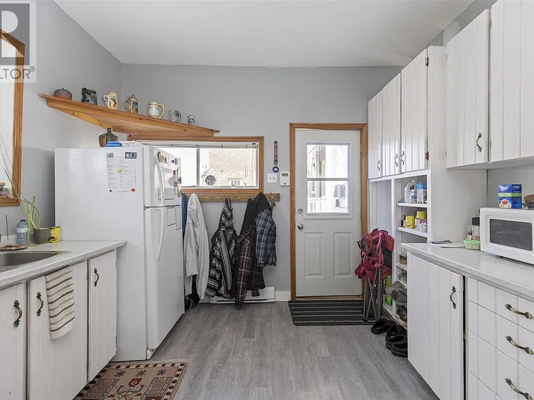 515 Albert St E #1 — Photo 8