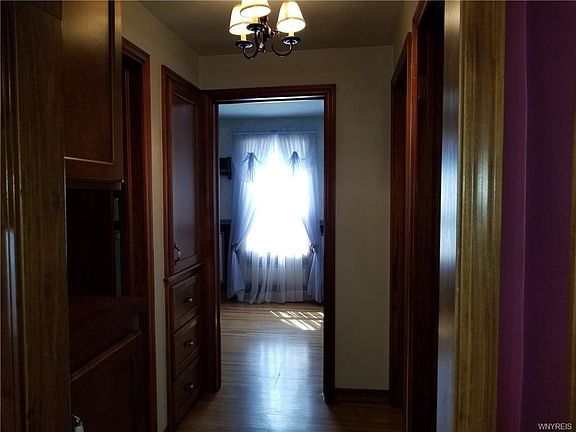 5th image of 13409 Irving St
