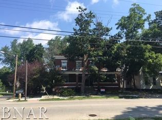 827-829 W Washington St, Bloomington, IL