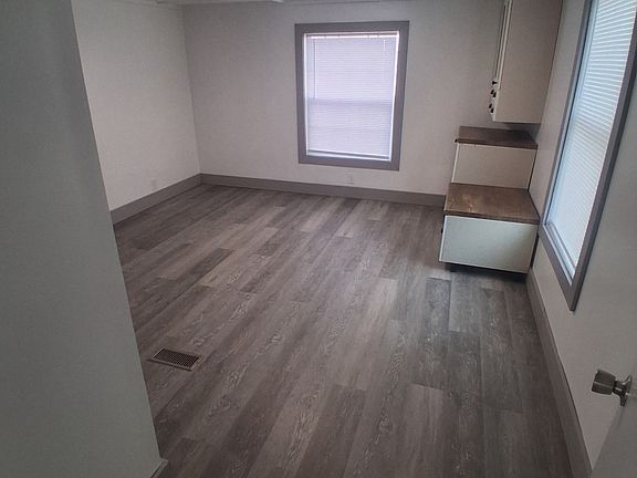 4th image of 565 County Road 1600 N #17
