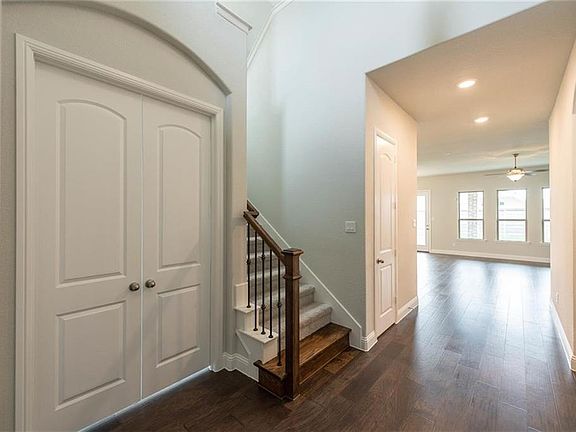 5th image of 5104 Shallow Pond Dr