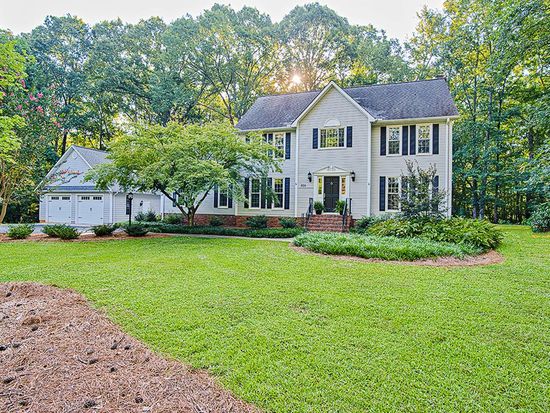 359 Plantation Dr Greenwood Sc 29649 Zillow