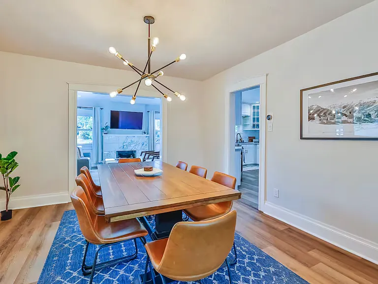 420 E 3rd Ave — Photo 4