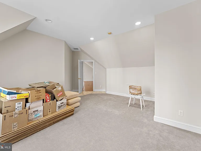 8541 Old Dominion Dr — Photo 73