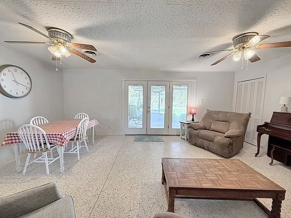 3rd image of 213 N Peachtree St