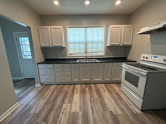 2nd image of 405 N 16th Ave APT C