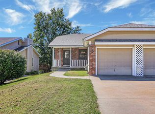 925 Connecticut Ave, Manhattan, KS 66502