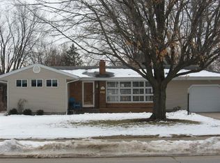 306 E Fillmore Ave, Fairfield, IA