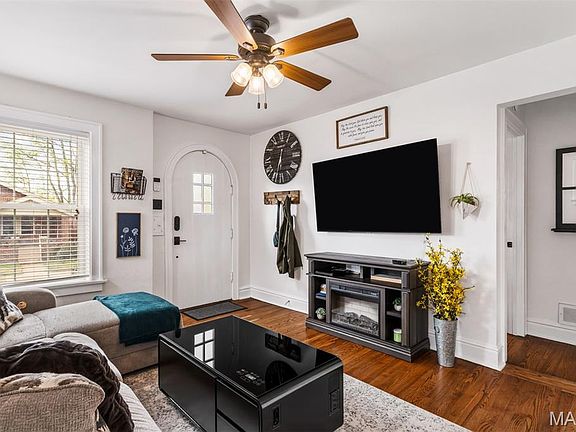 3rd image of 6531 Hoffman Ave