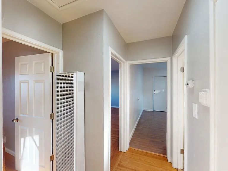 22815 Grand St — Photo 21