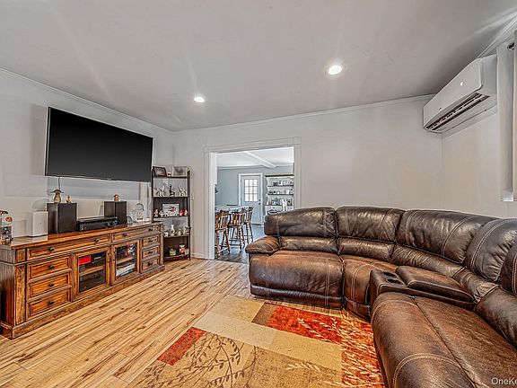 5th image of 89 Avery Avenue