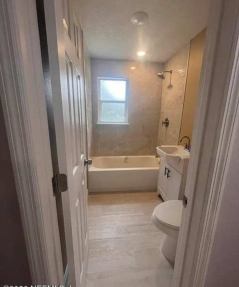 9206 Greenleaf Rd — Photo 11