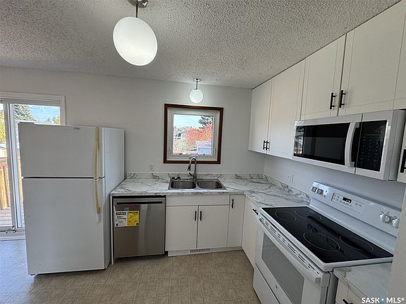 5th image of 522 Silverwood Road