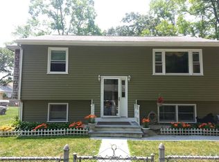 50 Prince St, Warwick, RI 02888