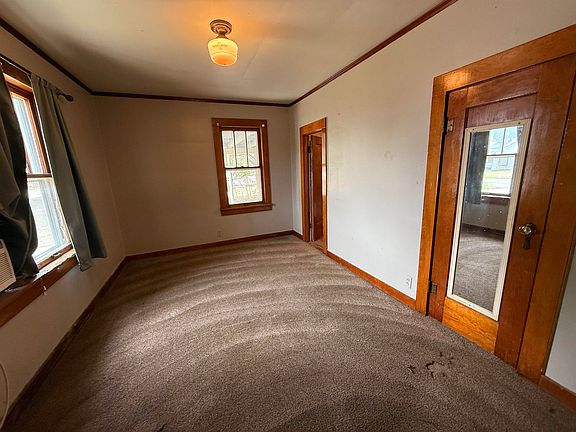 4th image of 611 7th St