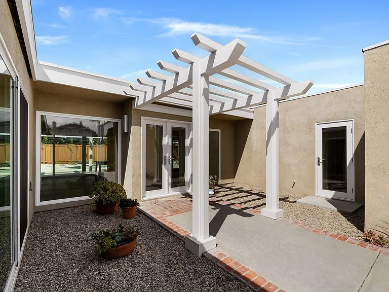 1609 Anita Ln — Photo 28
