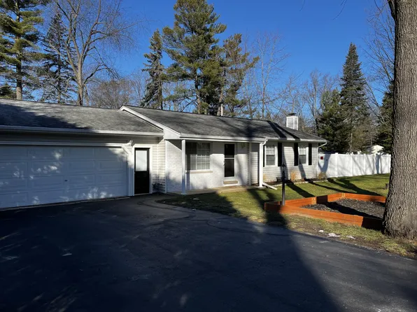 3670 Aeroview Ave, West Bloomfield, MI 48324