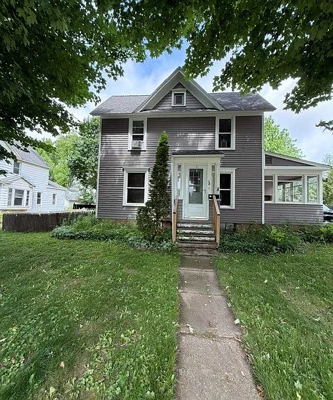18 Maple Ave — Photo 1