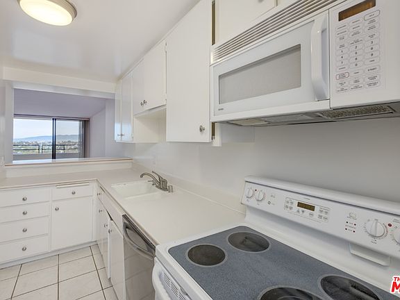 5th image of 4316 Marina City Dr