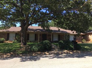 837 Skylark Dr, Denton, TX 76205