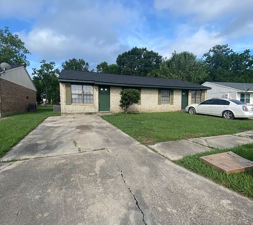 1st image of 401 Knollwood Cir #A
