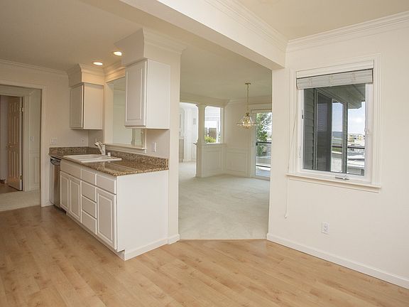 5th image of 410 2nd Ave S APT 211
