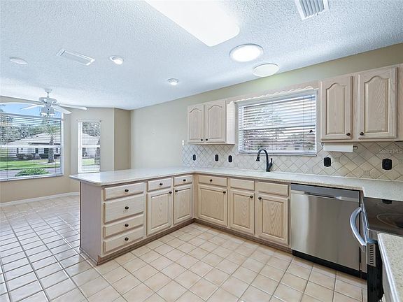 5th image of 1101 San Antonio Ln