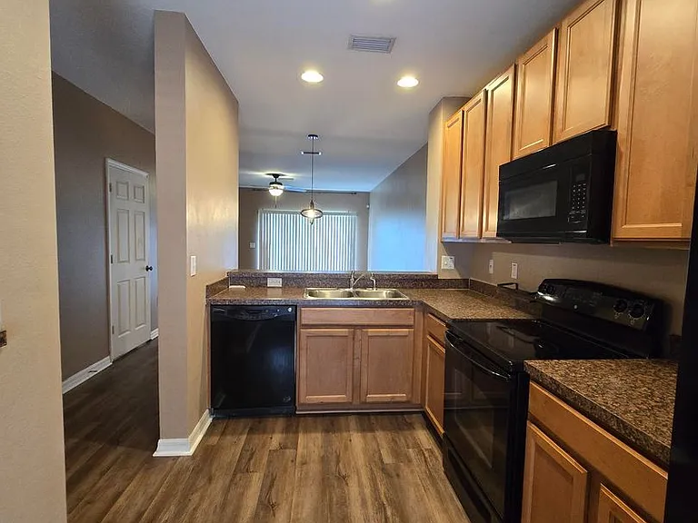 8533 Gablebend Way — Photo 10