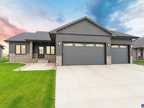 112 Saint Charles Cir, Harrisburg, SD 57032