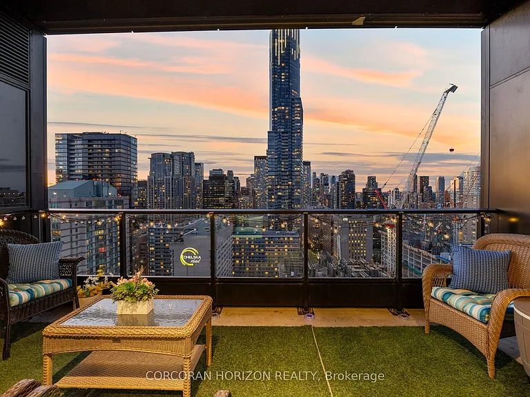 20 Edward St #Penthouse 1 — Photo 42