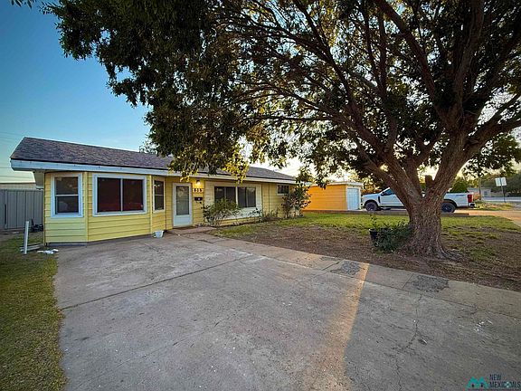 2nd image of 809 E Lincoln Rd