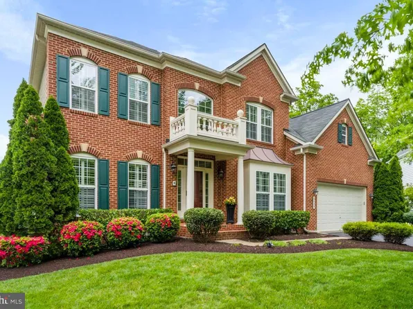 2035 Paisley Ct, Woodbridge, VA 22191