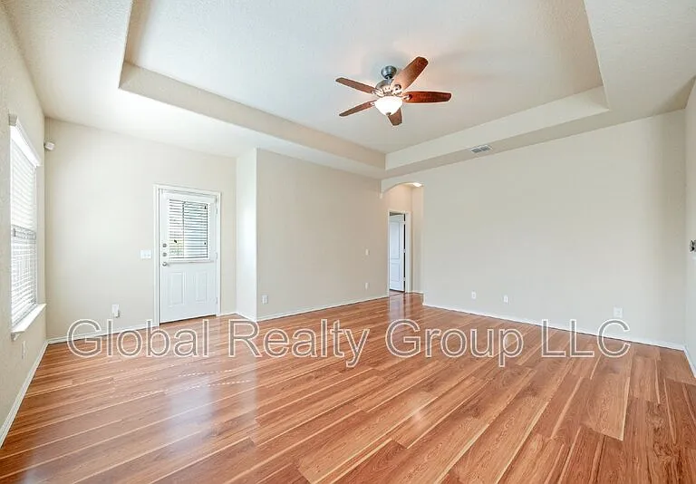516 Stonebrook Dr — Photo 10