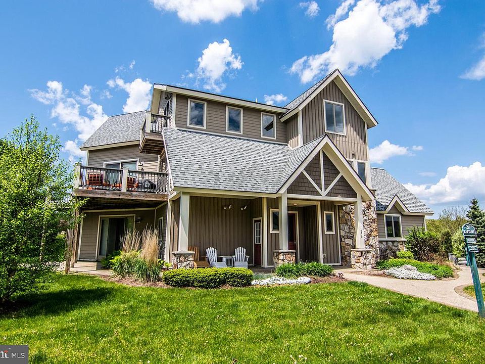 1st image of 250 Lake Pointe Dr