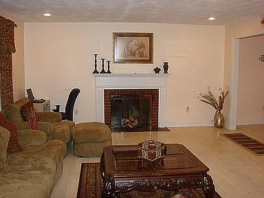3 bed, 1500 sqft, $2,900 — Photo 3