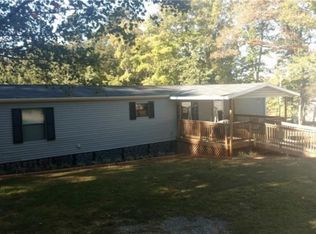 121 Rakes St, Eden, NC 27288