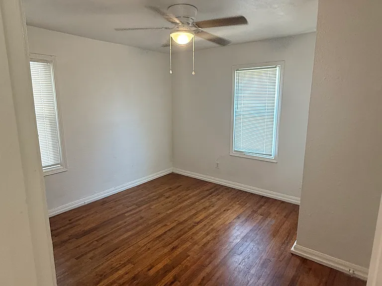 205 W Peach St — Photo 5