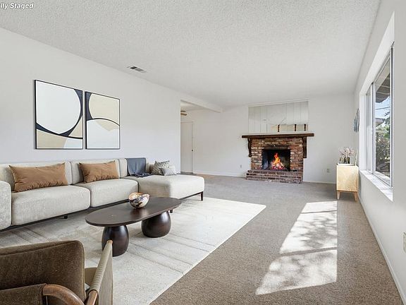 5th image of 310 Elbrook Dr