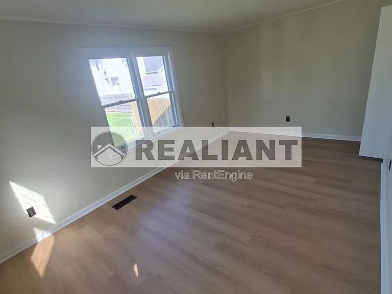 2717 Dakota Ave — Photo 9