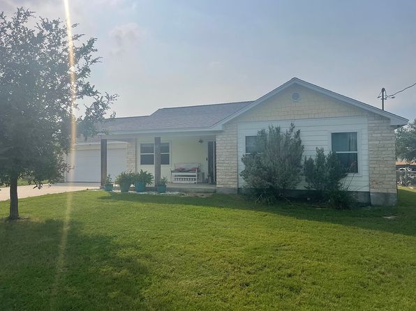 812 Riviere Dr