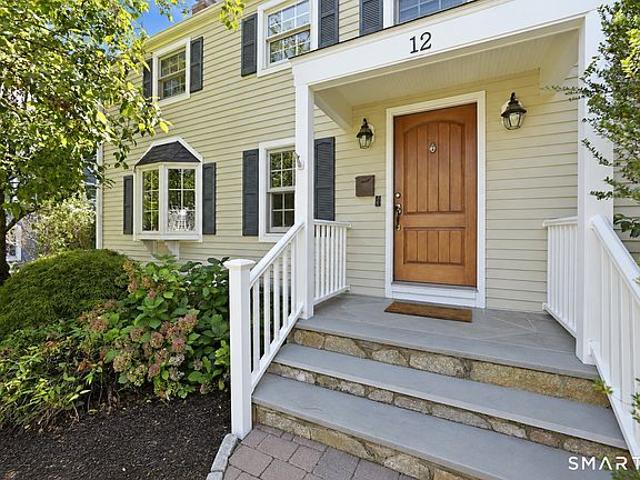 4th image of 12 Edgewood Avenue