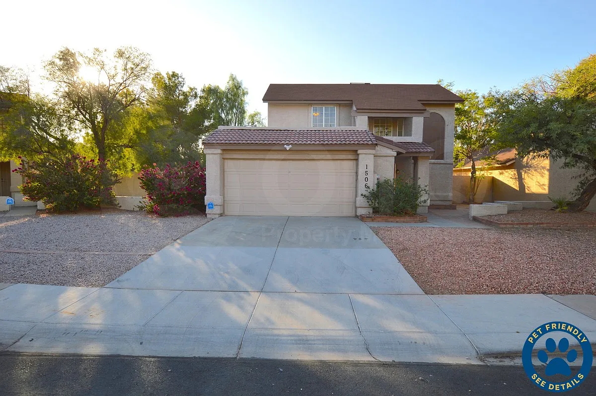 3 bed, 2.5 bath, 1672 sqft, $2,199 — Photo 1