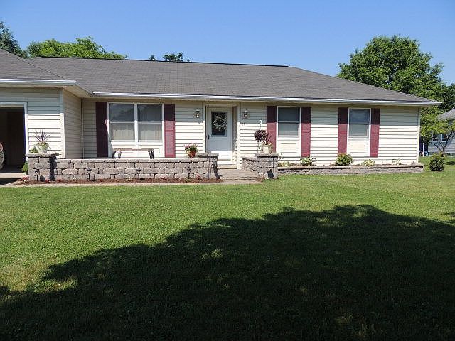 1st image of 113 Valley Ln