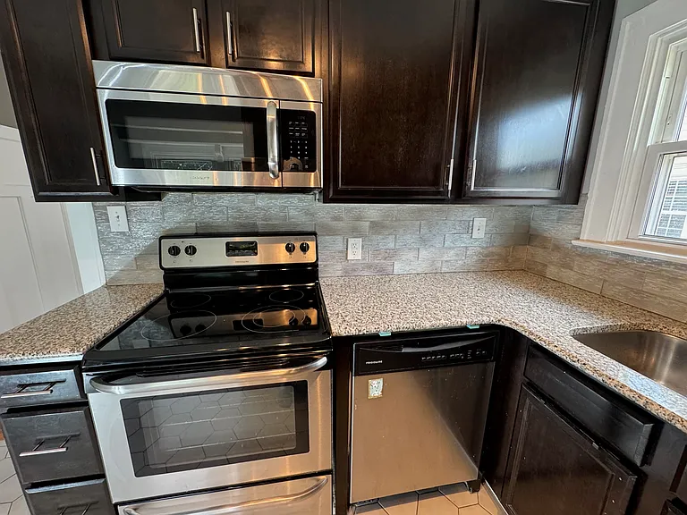 6134 Rosslyn Ave — Photo 17